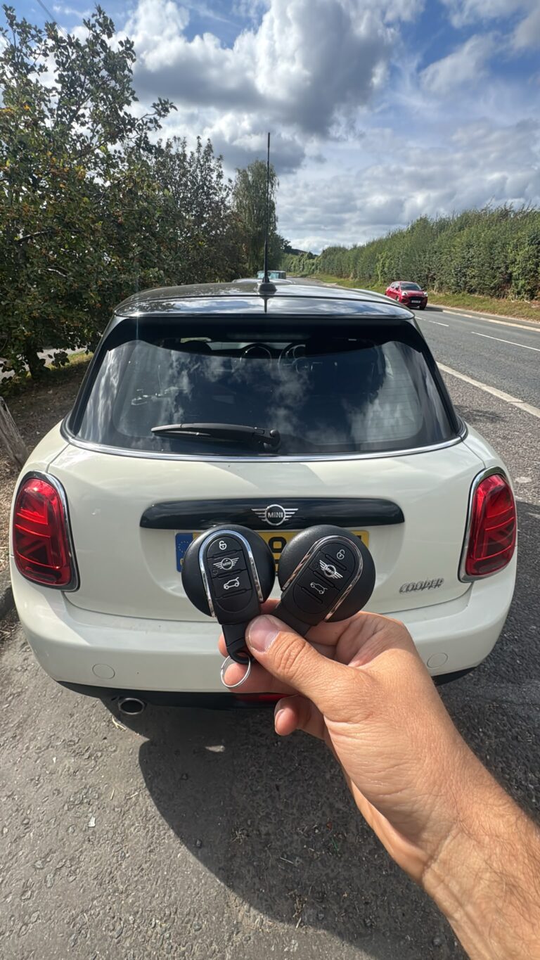 Lost or Locked Your Car Keys at the Airport? Gatwick, Heathrow, Stansted, City & Southend